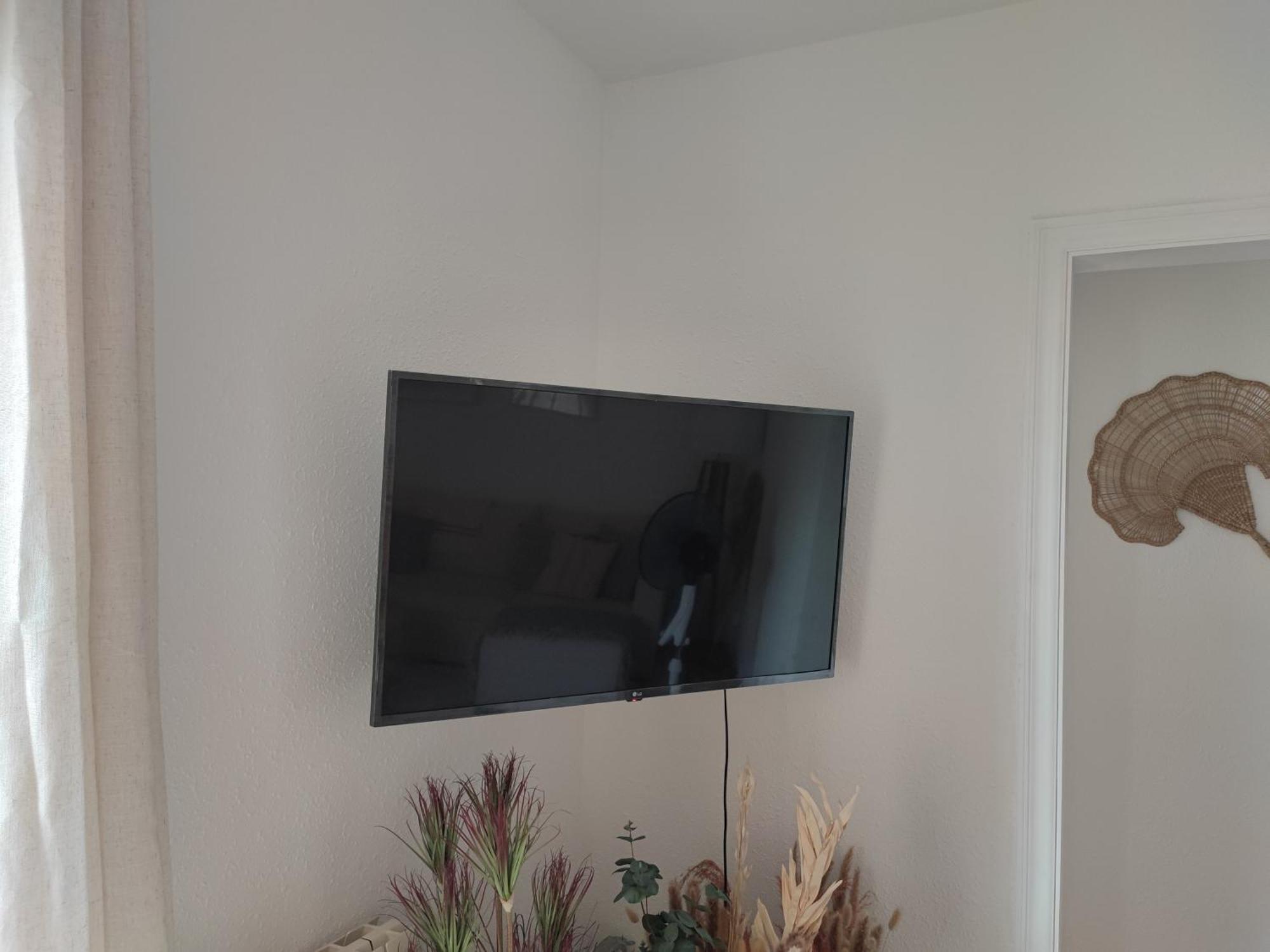 Feel Welcome Barcelona Apartment Cornellà de Llobregat Екстериор снимка
